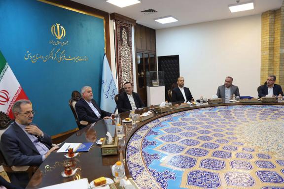 امضای تفاهم نامه همکاری بین دبیرخانه شورای عالی مناطق آزاد و وزارت میراث فرهنگی، گردشگری و صنایع دستی ۲گویای خبر