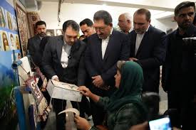 بازدید وزیر صمت از آثار معلولان 1 images 13 1
