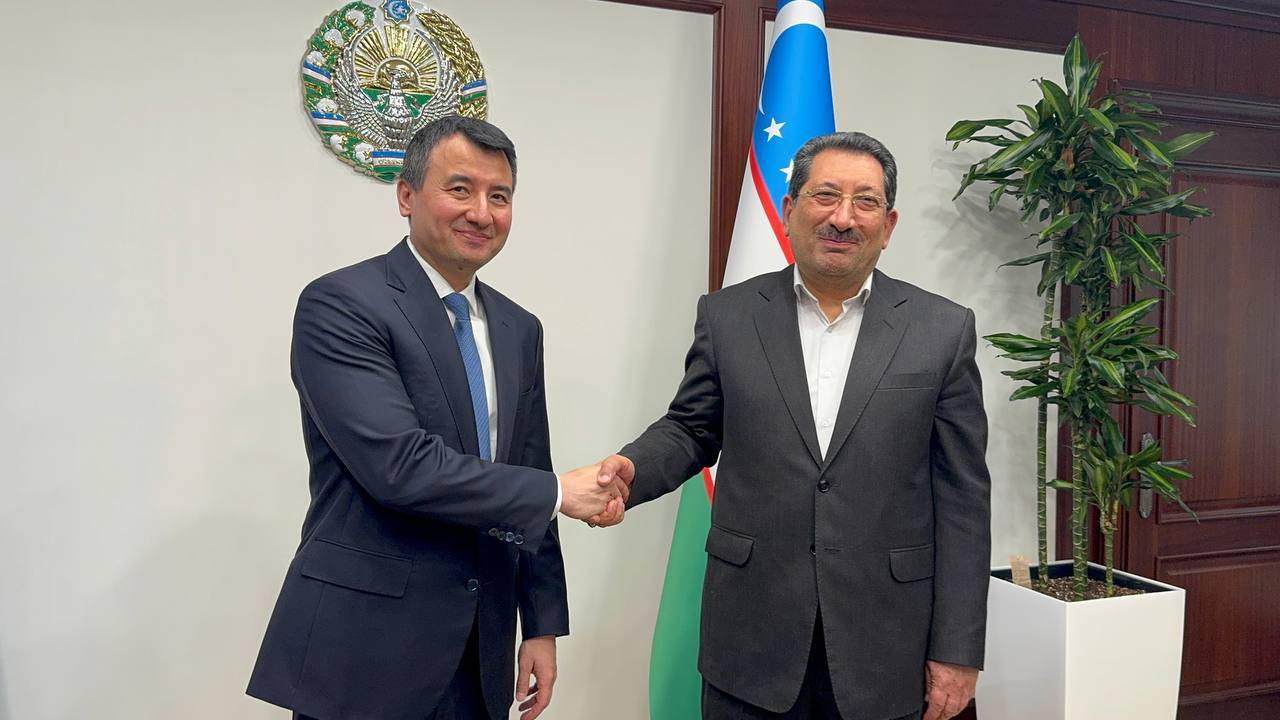 دیدار و مذاکره وزیر صمت با معاون نخستوزیر ازبکستان 6 IMG 20251111 221836