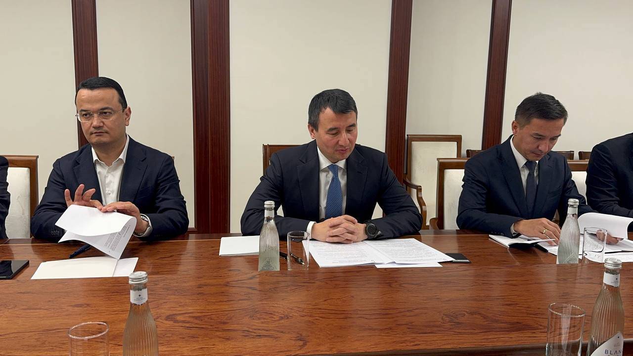 دیدار و مذاکره وزیر صمت با معاون نخستوزیر ازبکستان 4 IMG 20251111 221842