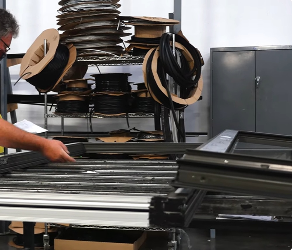 ساخت و نصب نرده حفاظ آهنی درب و پنجره سفارشی در تهران