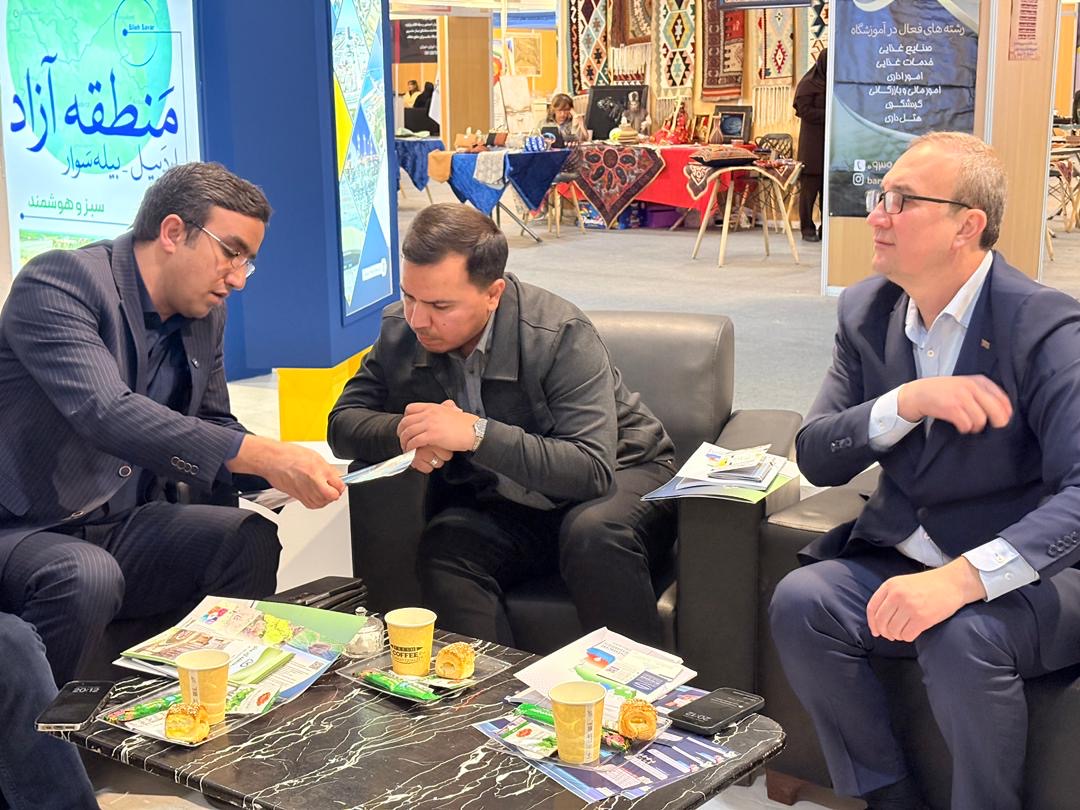 حضور کارآفرینان ترکمنستانی در پاویون مناطق آزاد ایران در کیش اکسپو 3 176564965604379300