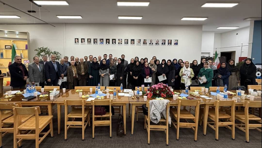 نمايشگاه تازههاي كتابخانه سازمان برنامه و بودجه كشور افتتاح شد 1 IMG 20251213 WA0590