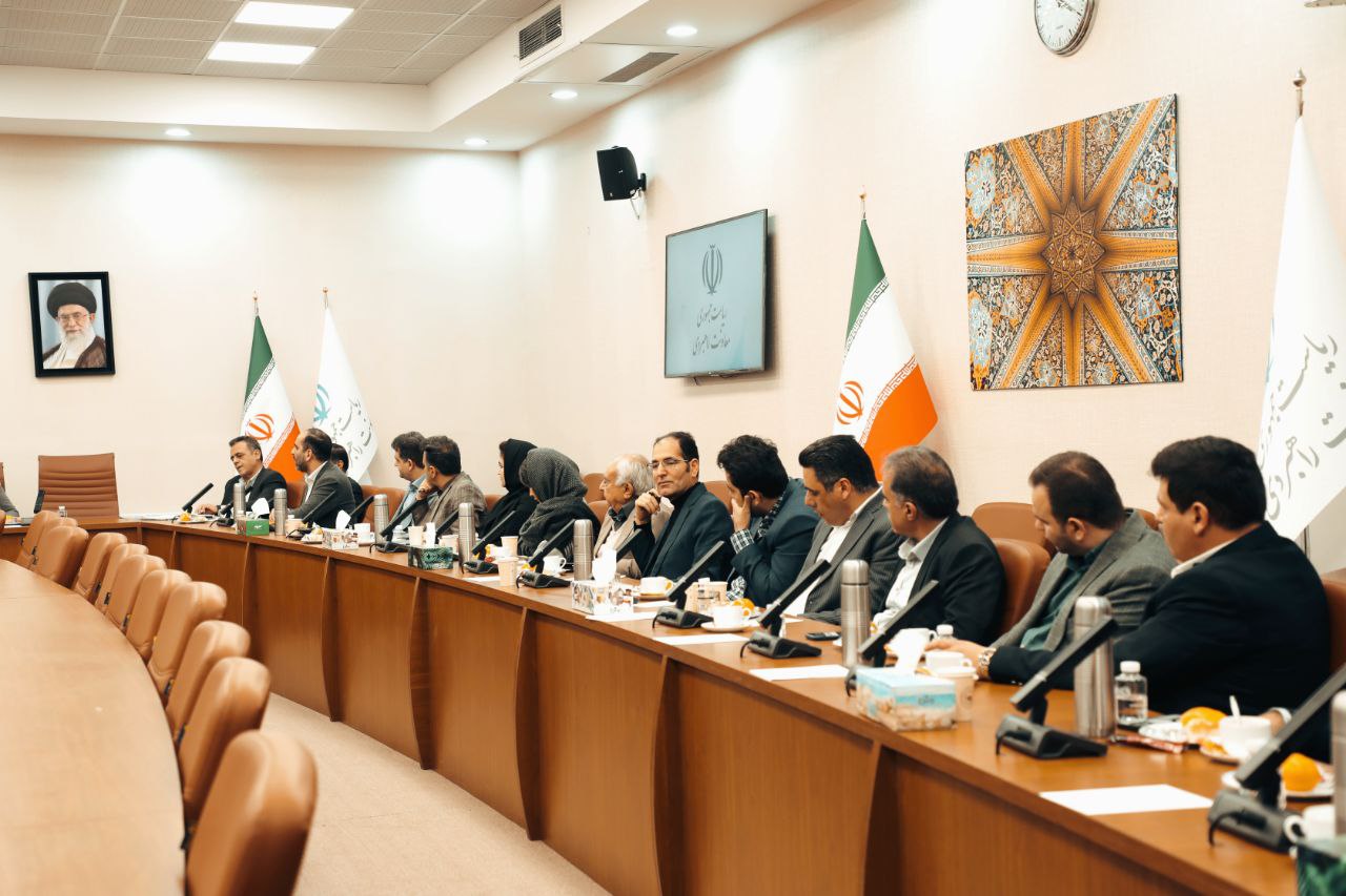 بررسی بحران روغن با حضور بزرگان صنعت غذا در ریاستجمهوری 2 IMG 20251209 211950 467