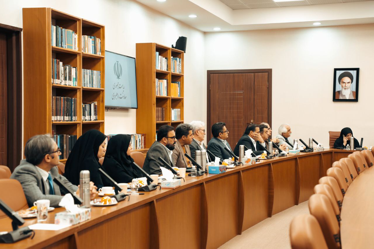 بررسی بحران روغن با حضور بزرگان صنعت غذا در ریاستجمهوری 6 IMG 20251209 211950 880