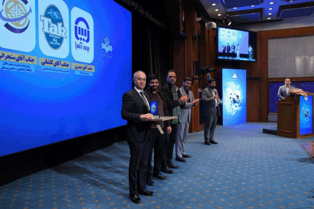 تک ماکارون از صداوسیما تندیس گرفت 1 image 1 1024x683 1