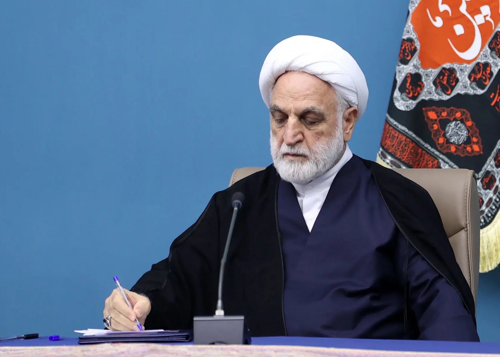 غلامحسینمحسنیاژهای