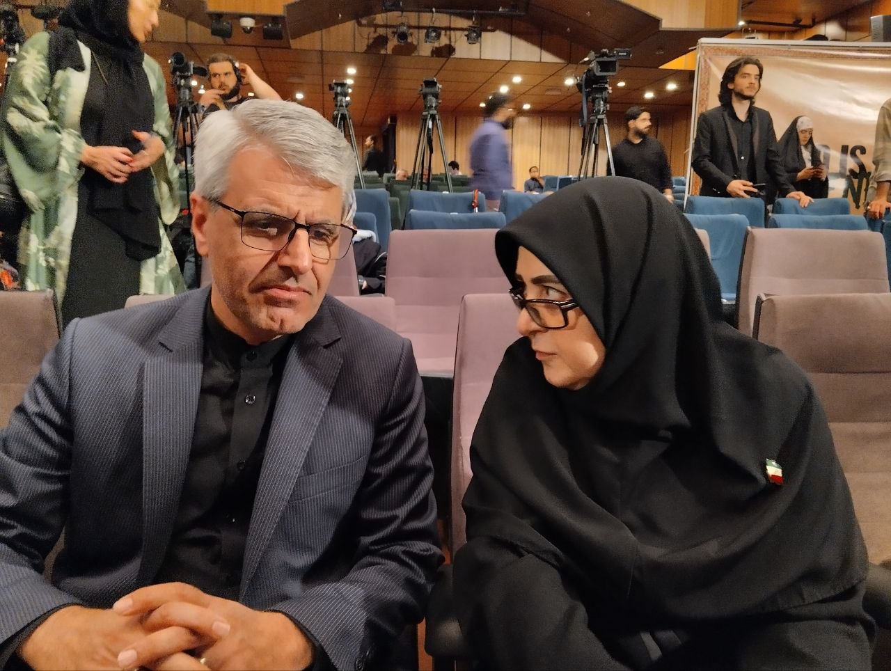 برگزاری نشست تخصصی «?Who is Khamenei» با حضور فعالان رسانهای بینالمللی 8 IMG 20260708 215719 398