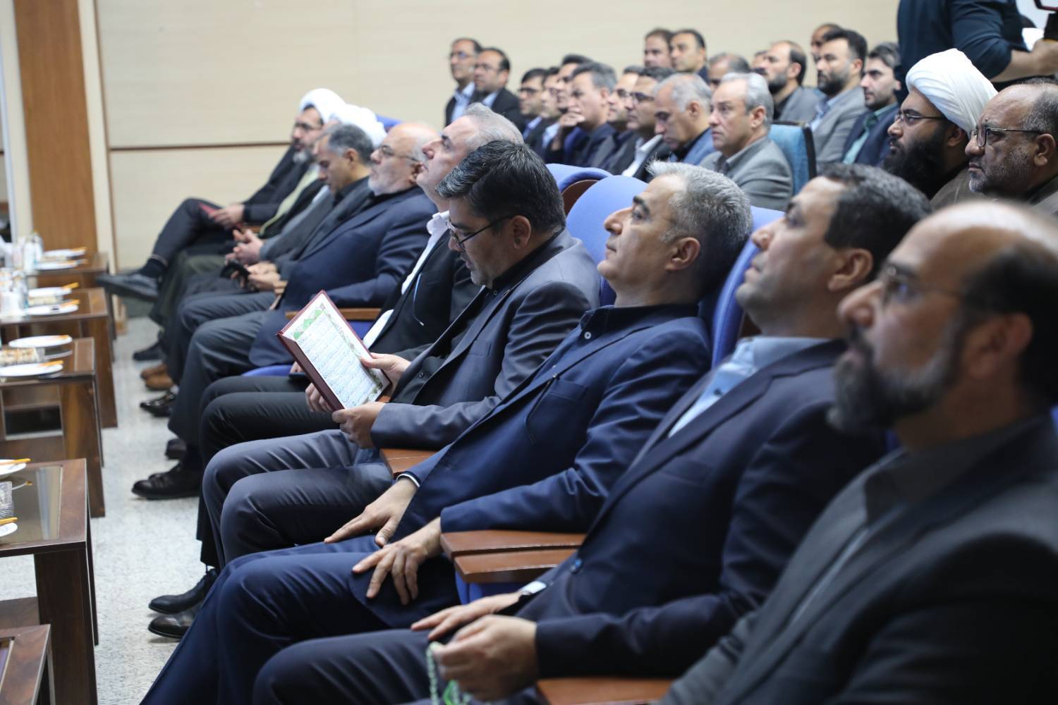 برگزاری مراسم بزرگداشت «رهبر شهید» در بانک تجارت 6 IMG 20260711 224011