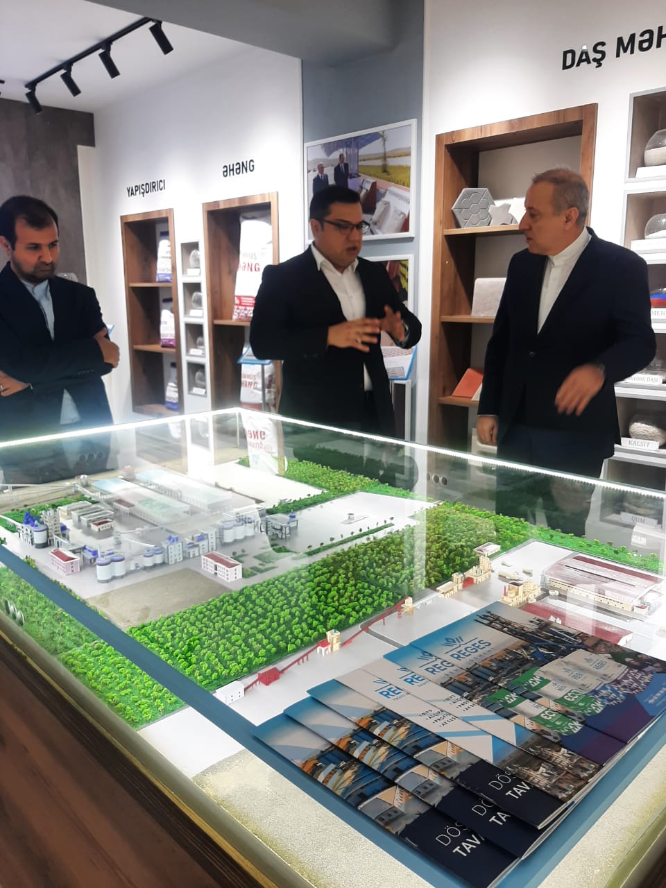 بازدید سرکنسول ایران در نخجوان از کارخانه سیمان ریگس 7 IMG 20260904 WA0405