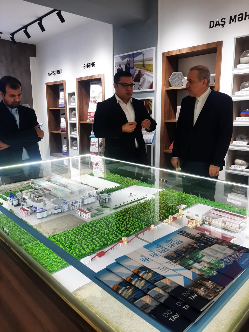 بازدید سرکنسول ایران در نخجوان از کارخانه سیمان ریگس 12 IMG 20260904 WA0411